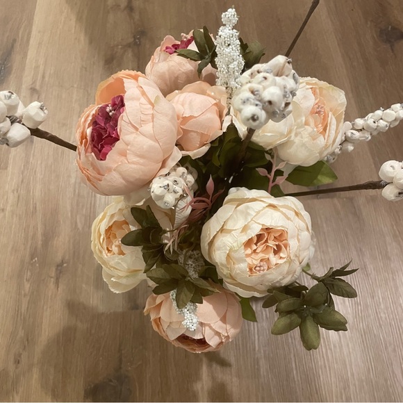 Anthropologie Other - Anthropologie Cream Grape Branch with Peach Peony Mix